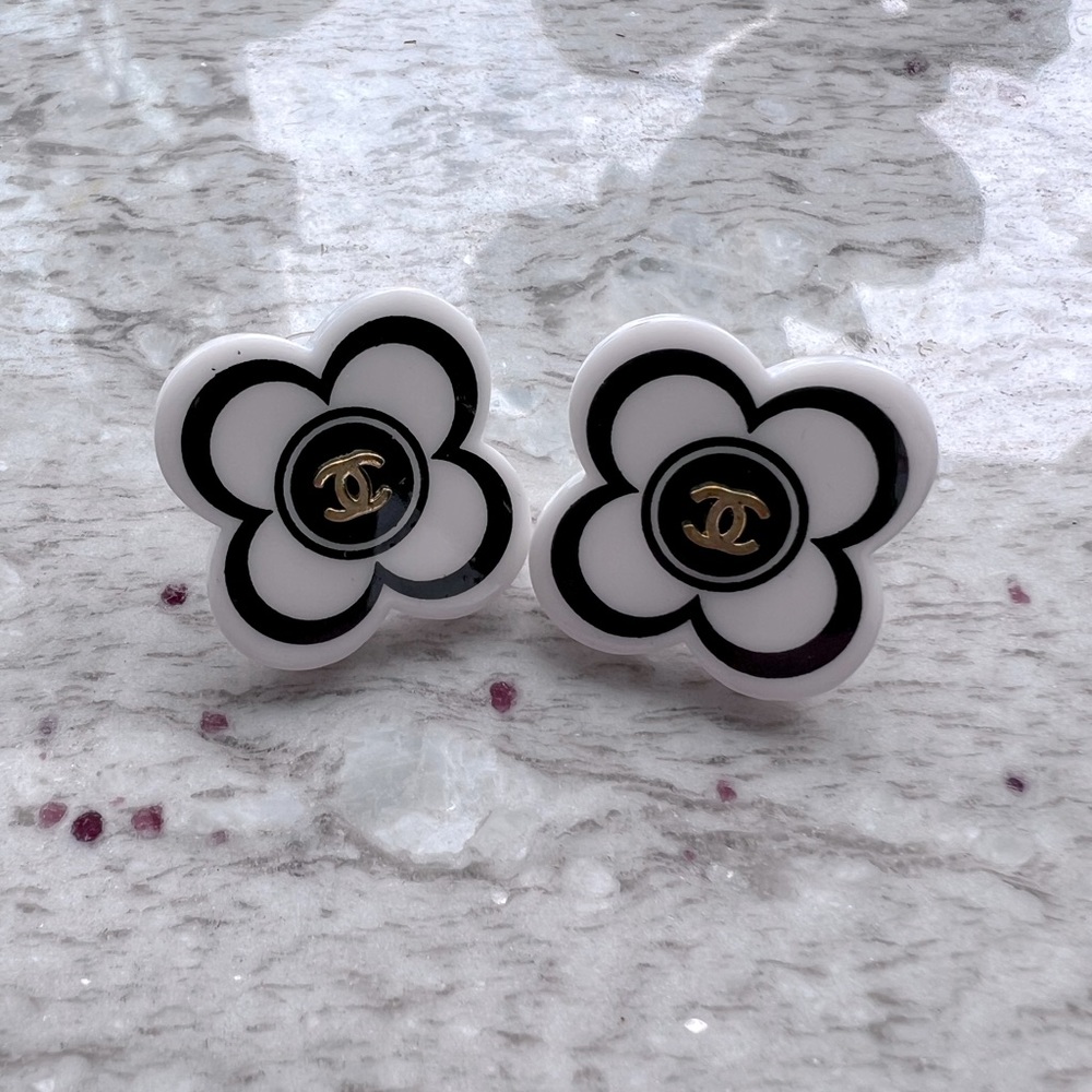 Chanel Resin Flower Earrings RARE